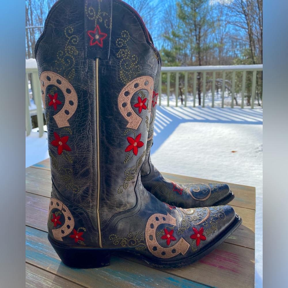 J.B. Dillen black leather, square toed cowgirl boots lucky horseshoes  US 8.5